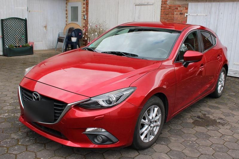 Gebraucht Mazda 3 120 PS (88 kW) 2016 Rot Limousine