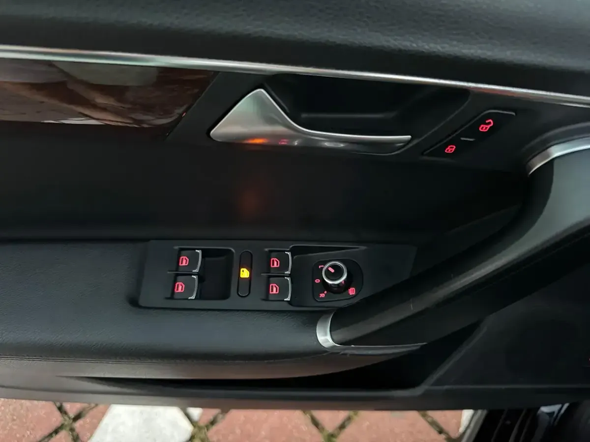 Gebraucht VW Passat 140 PS (102 kW) 2011 Schwarz Kombi