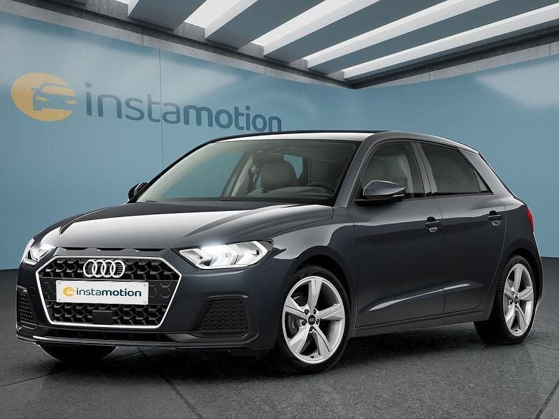 Grau Gebraucht 2024 Audi A1 Sportback Kleinwagen | 23.599 € (Etwas zu teuer) - Bild 1/4