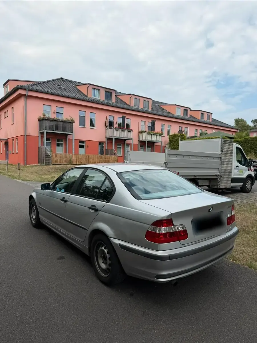 Gebraucht BMW 316 105 PS (77 kW) 1999 Silber Limousine