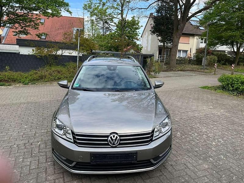 Gebraucht VW Passat Comfortline 140 PS (102 kW) 2013 Light brown metallic Kombi
