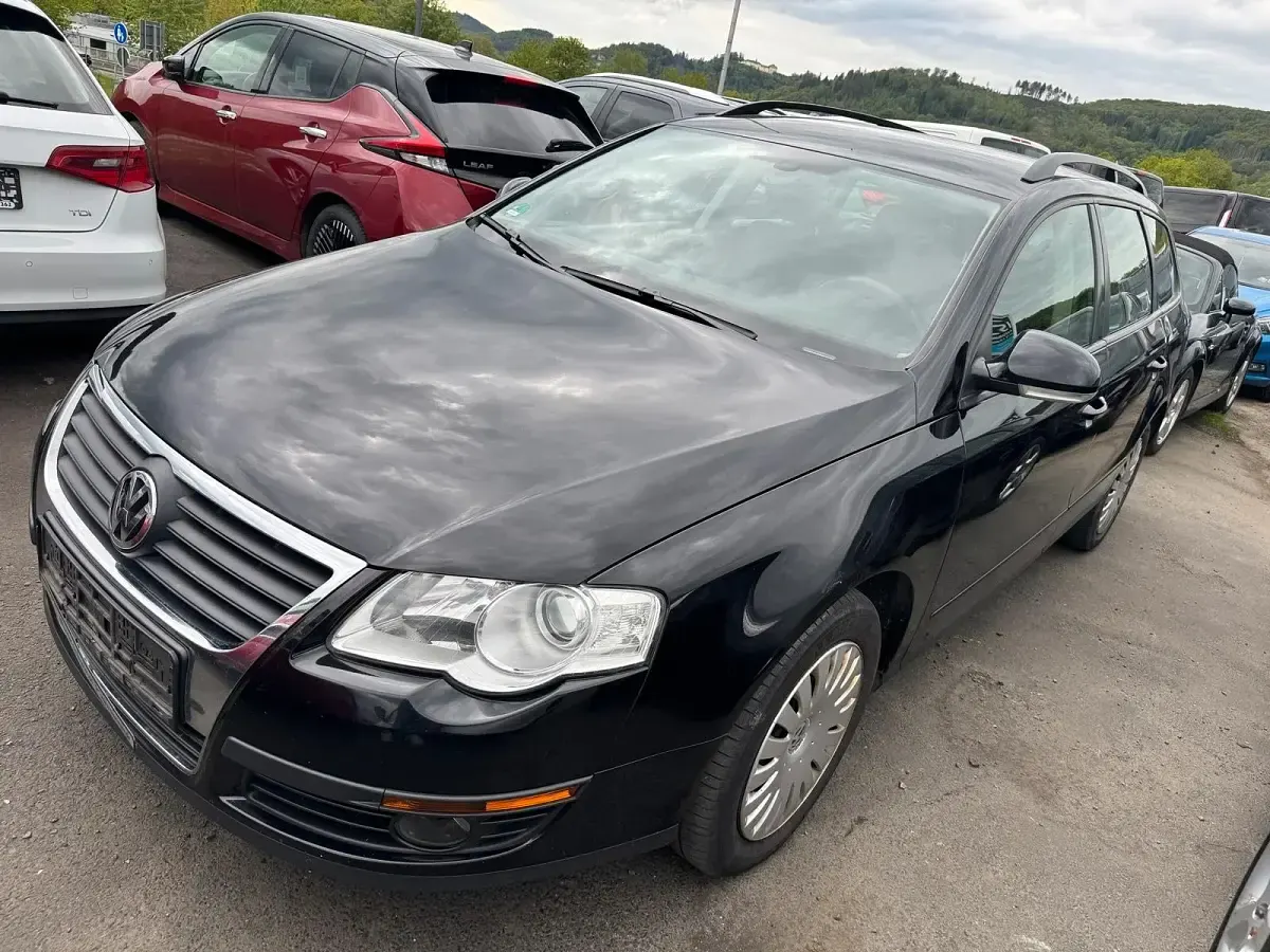 Gebraucht VW Passat 110 PS (80 kW) 2010 Schwarz Kombi