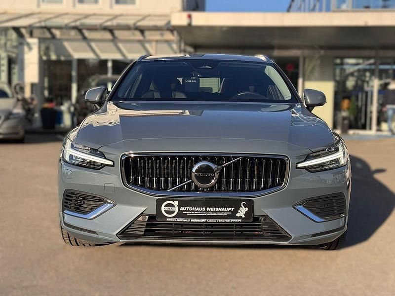 Gebraucht Volvo V60 Plus 398 PS (292 kW) 2023 Grau (metallic) Kombi