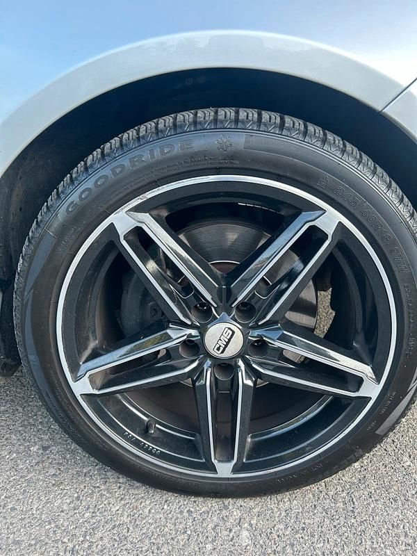 Gebraucht Mercedes E300 231 PS (169 kW) 2010 Silber Limousine