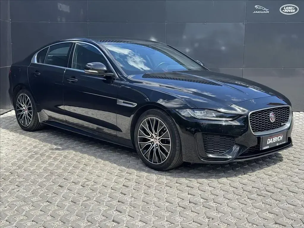 Gebraucht Jaguar XE R-Dynamic 179 PS (131 kW) 2020 Schwarz Limousine