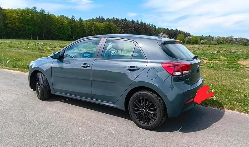 Gebraucht Kia Rio Vision 101 PS (74 kW) 2022 Grau Kleinwagen