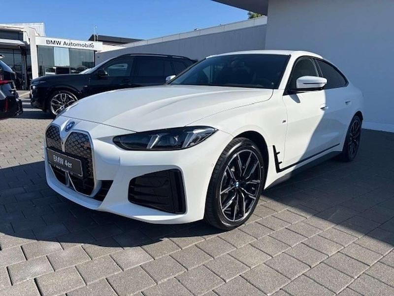 Alpinweiss uni Gebraucht 2025 BMW i4 M Sport Limousine | 49.999 € (Guter Preis) - Bild 1/4