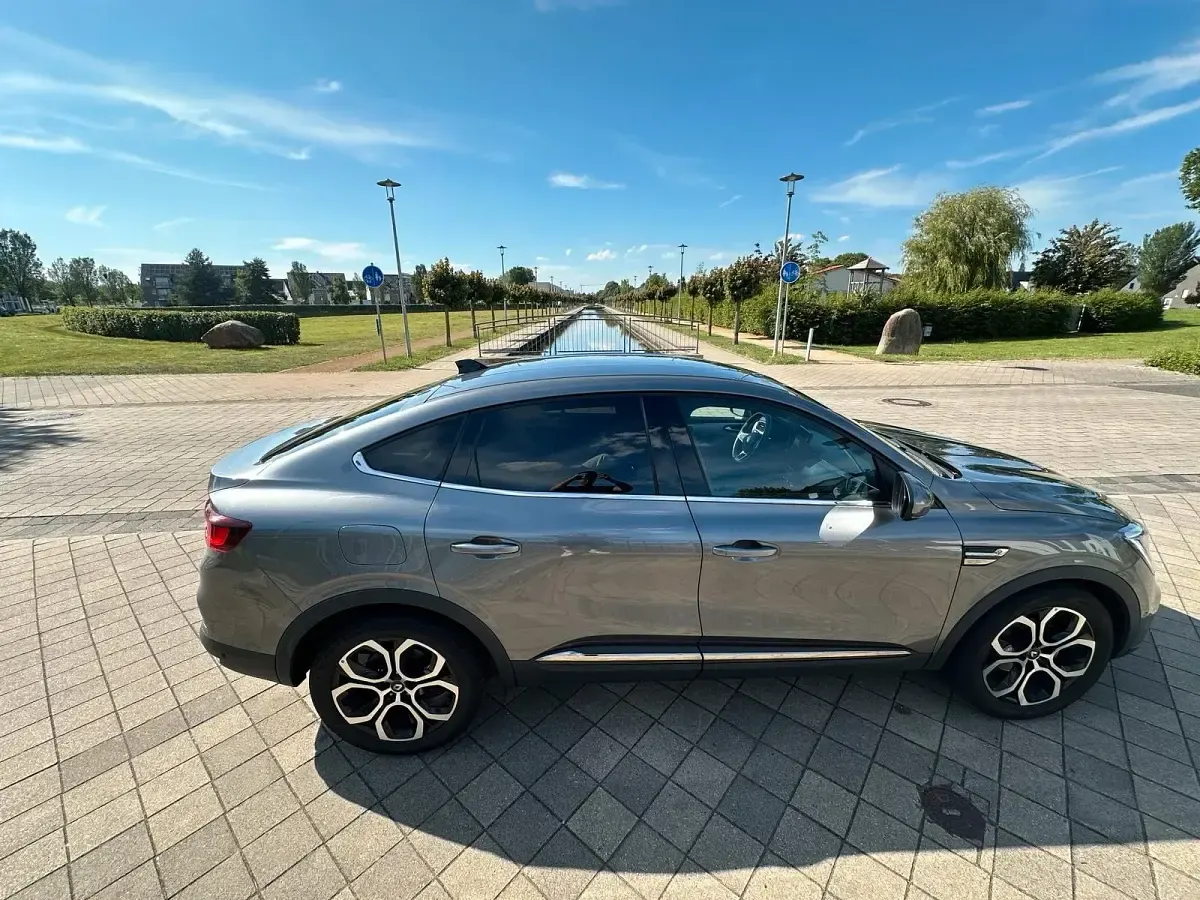 Gebraucht Renault Arkana Techno 140 PS (102 kW) 2024 Silber SUV