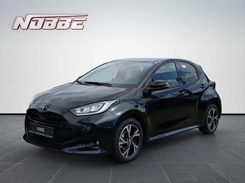 Mysticschwarz mica Gebraucht 2025 Toyota Yaris Hybrid Comfort Kleinwagen | 27.823 € (Etwas zu teuer) - Bild 1/4
