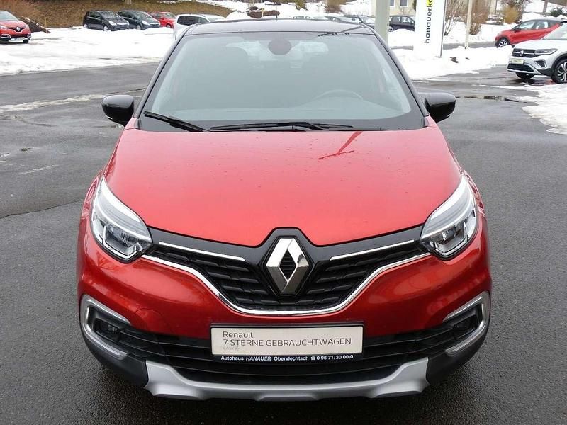 Gebraucht Renault Captur Collection 150 PS (110 kW) 2019 Rot nnp + schwarz gne SUV