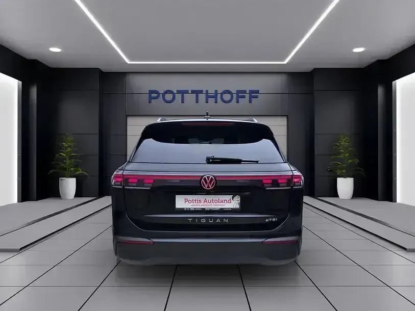 Gebraucht VW Tiguan Goal 131 PS (96 kW) 2025 Grenadillschwarz metallic SUV