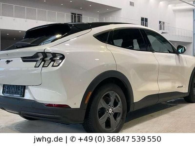 Gebraucht Ford Mustang Mach-E 216 kW (294 PS) 2022 Weiss metallic SUV