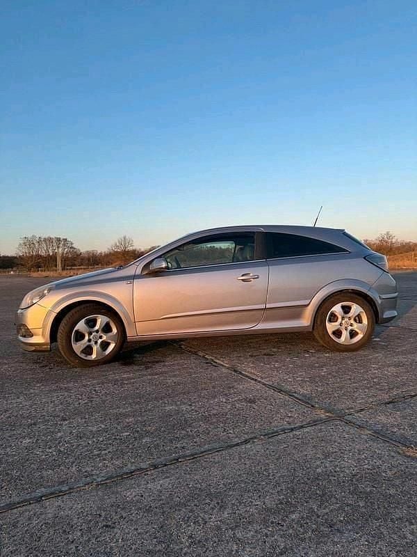 Gebraucht Opel Astra 125 PS (91 kW) 2008 Silber Kleinwagen