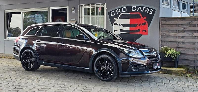 Braun Gebraucht 2015 Opel Insignia Country Tourer Basis Kombi | 12.950 € (Fairer Preis) - Bild 1/4