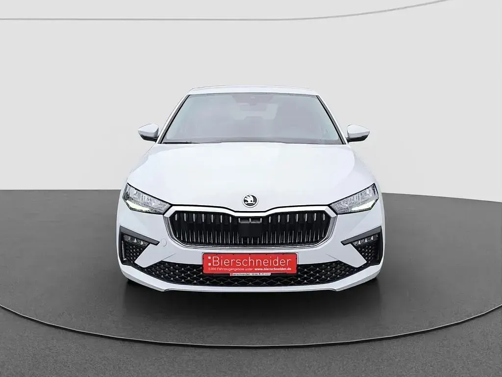 Gebraucht Skoda Scala Essence 95 PS (69 kW) 2025 Weiß Kleinwagen