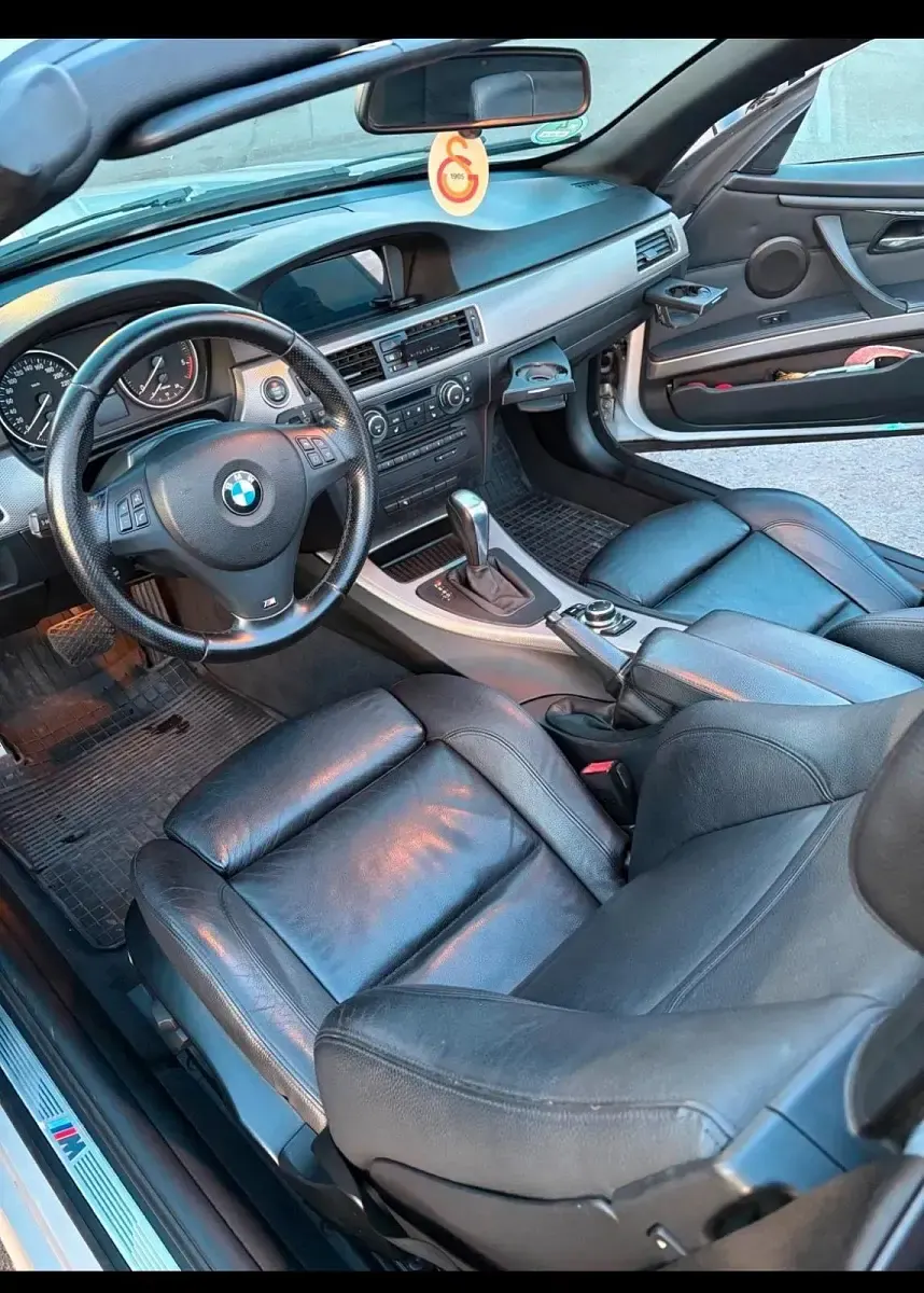 Gebraucht BMW 325 Cabriolet 204 PS (150 kW) 2011 Silber Cabrio