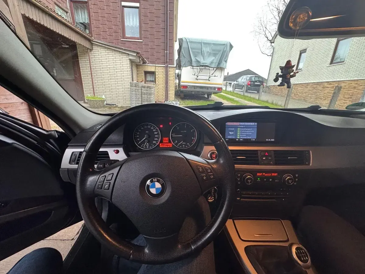 Używany BMW 320 177 KM (130 kW) 2007 Czarny Kombi