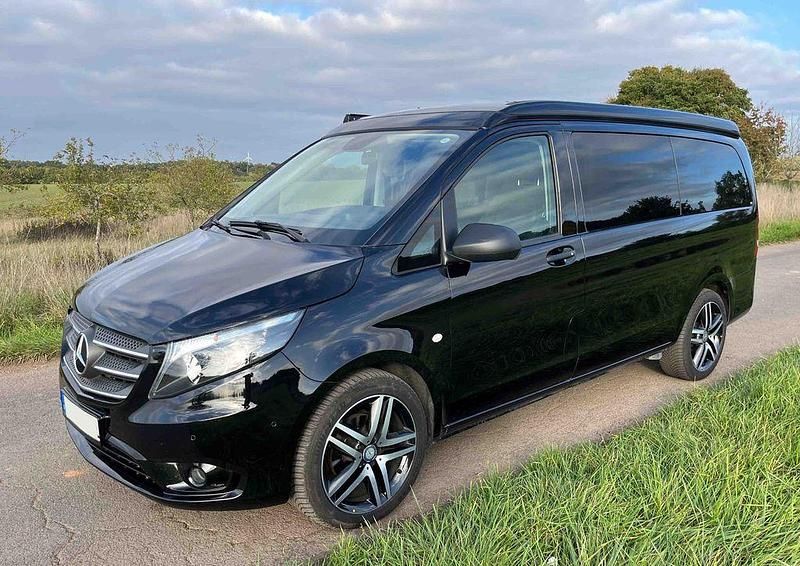 Schwarz Gebraucht 2018 Mercedes V220 Marco Polo Van / Kleinbus | 40.900 € (Superpreis) - Bild 1/4