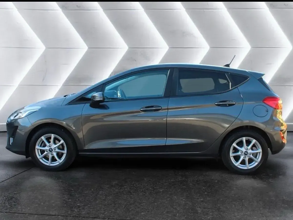 Gebraucht Ford Fiesta 75 PS (55 kW) 2021 Grau Kleinwagen