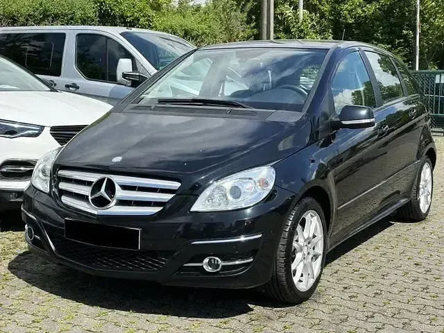 Gebraucht Mercedes B200 136 PS (100 kW) 2010 Schwarz Van / Kleinbus