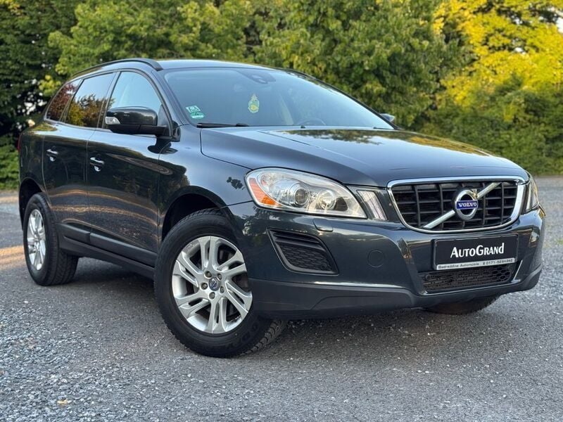 Grau Gebraucht 2014 Volvo XC60 Kinetic SUV | 10.800 € (Superpreis) - Bild 1/4