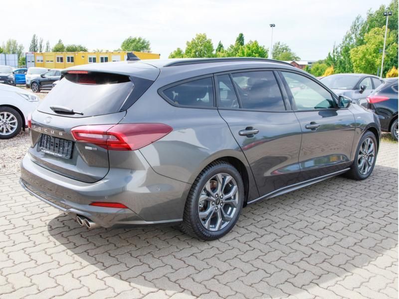 Gebraucht Ford Focus ST-Line 155 PS (114 kW) 2022 Grau / magnetic grau Kombi