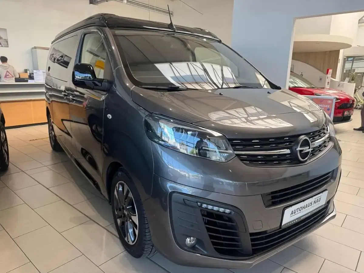 Gebraucht Opel Zafira Life 144 PS (105 kW) 2023 Mondstein grau/e:vulkan grau Van / Kleinbus