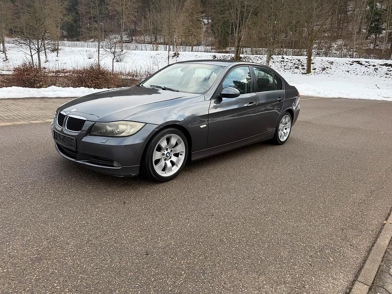Gebraucht BMW 320 163 PS (119 kW) 2006 Grau Limousine