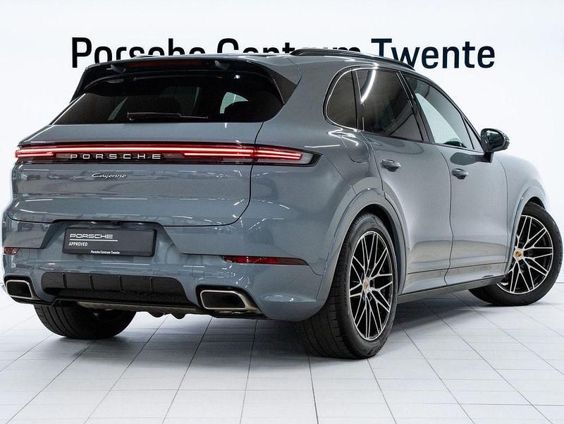 Gebraucht Porsche Cayenne 470 PS (345 kW) 2024 Grau SUV