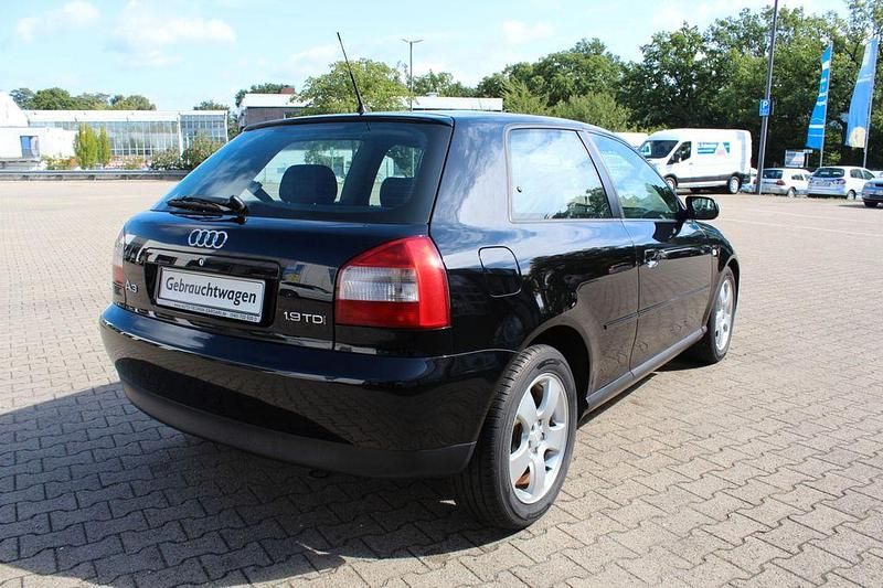 Gebraucht Audi A3 131 PS (96 kW) 2003 Schwarz Limousine