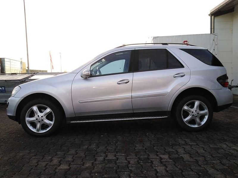 Gebraucht Mercedes ML320 224 PS (164 kW) 2008 Iridiumsilber  metalliclack SUV