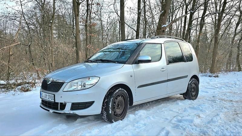 Gebraucht Skoda Roomster 75 PS (55 kW) 2012 Silber Van / Kleinbus