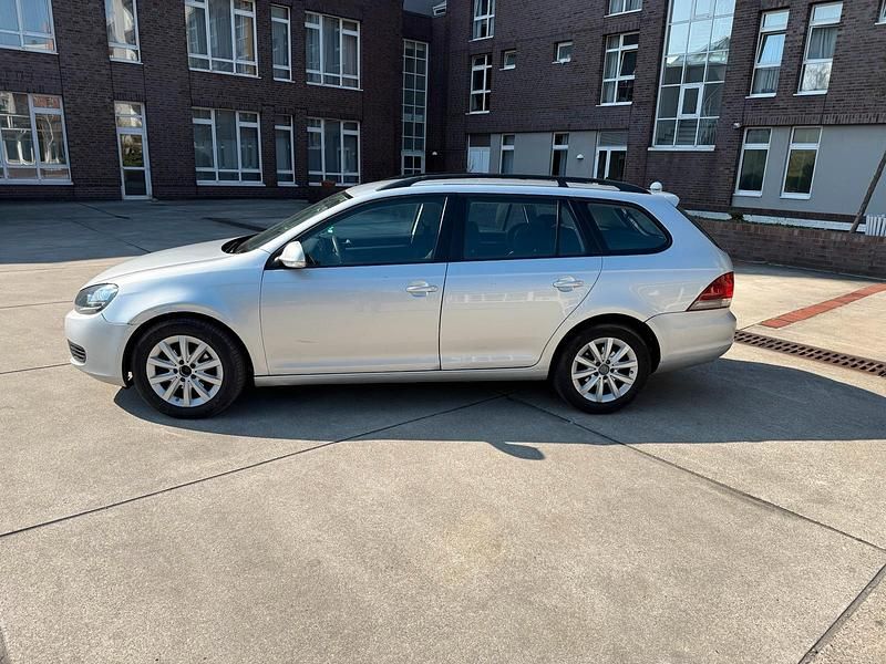 Gebraucht VW Golf VI 105 PS (77 kW) 2011 Silber Kleinwagen