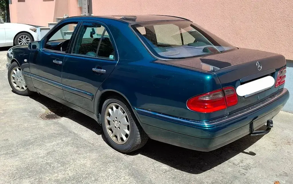 Gebraucht Mercedes E320 Elegance 224 PS (164 kW) 1997 Grün Limousine