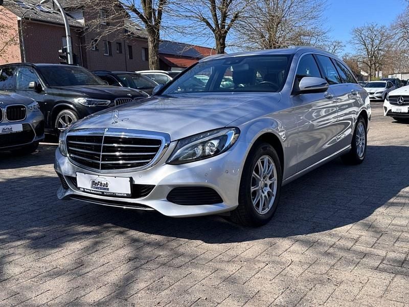Gebraucht Mercedes C180 156 PS (114 kW) 2016 Silber Kombi