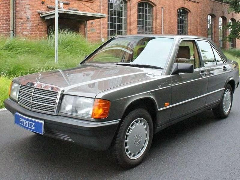 Grau Gebraucht 1987 Mercedes 190 Limousine | 14.900 € - Bild 1/4