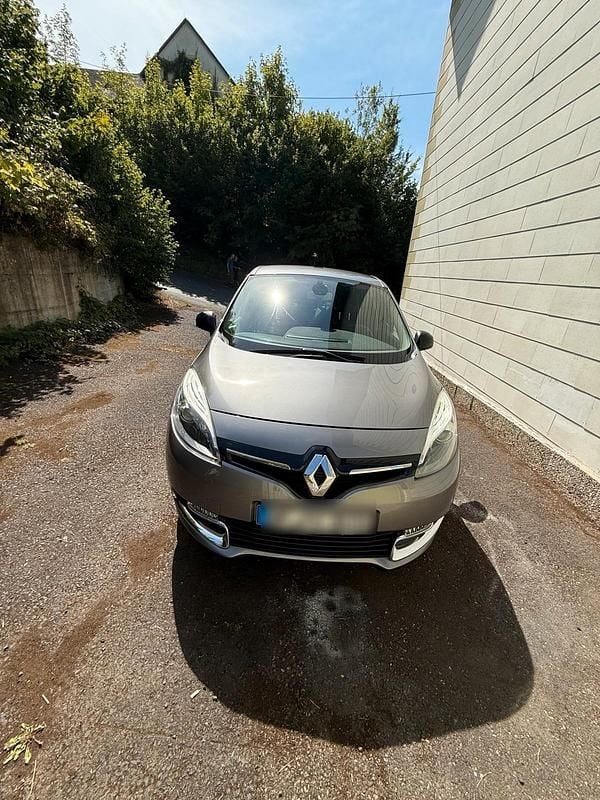 Grau Gebraucht 2013 Renault Grand Scénic III Van / Kleinbus | 6.700 € (Etwas zu teuer) - Bild 1/4