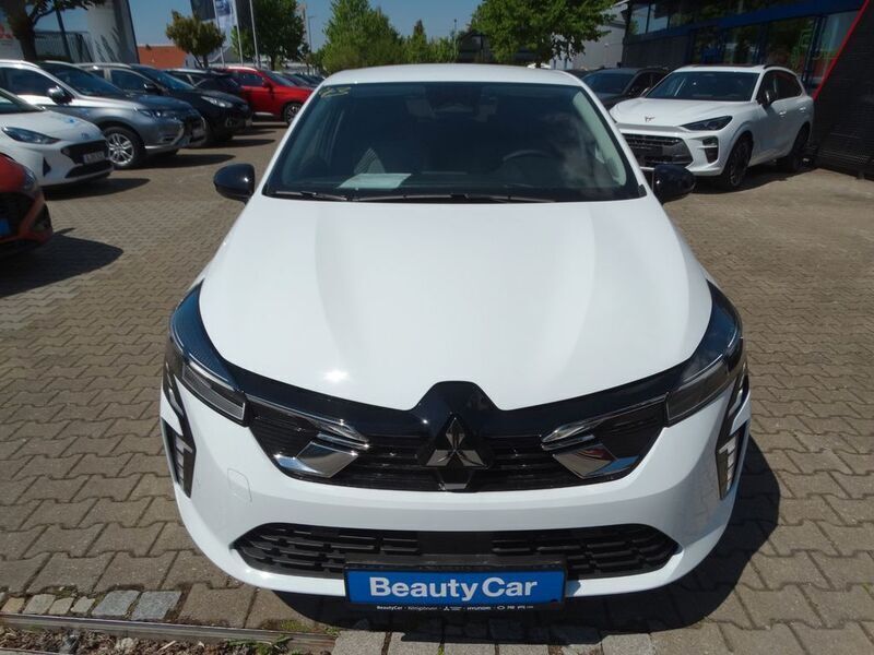 Neu Mitsubishi Colt Plus 91 PS (66 kW) 2025 Weiß Limousine