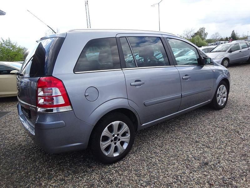 Gebraucht Opel Zafira Eco 125 PS (91 kW) 2009 Silber Van / Kleinbus
