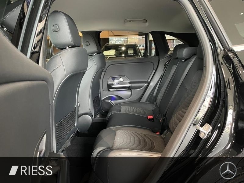 Gebraucht Mercedes GLA200 Progressive 150 PS (110 kW) 2025 Schwarz SUV