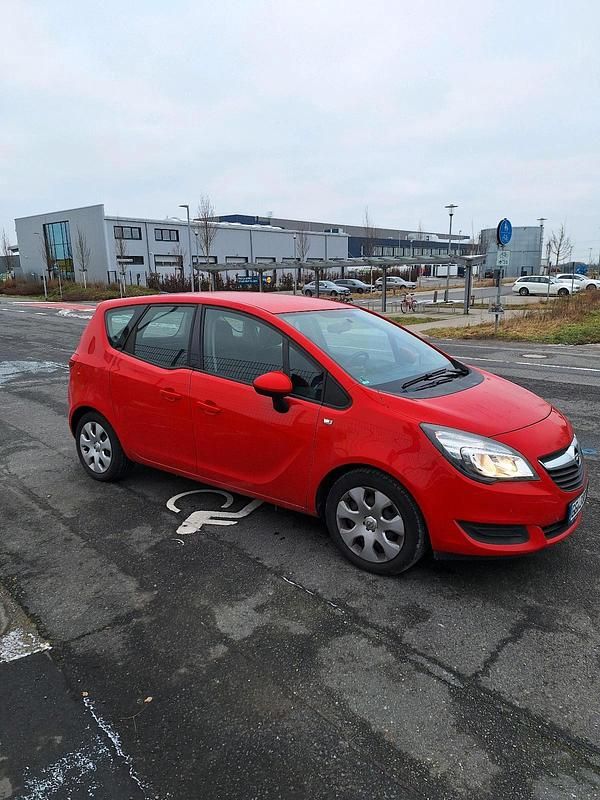 Rot Gebraucht 2016 Opel Meriva Van / Kleinbus | 6.250 € (Fairer Preis) - Bild 1/4