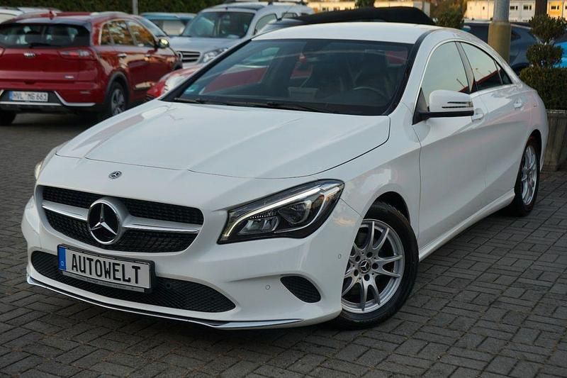 Weiß Gebraucht 2018 Mercedes CLA180 Edition Limousine | 18.500 € (Guter Preis) - Bild 1/4