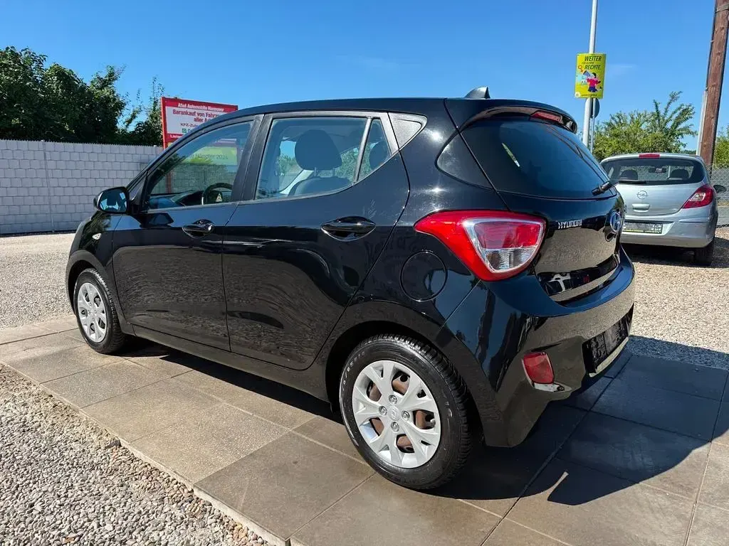 Gebraucht Hyundai i10 Sport 67 PS (49 kW) 2016 Phantom black Kleinwagen