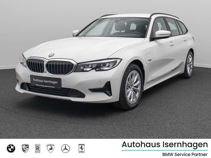 Alpinweiß uni300schwarz Gebraucht 2022 BMW 320e Sport Line Limousine | 22.999 € (Superpreis) - Bild 1/4