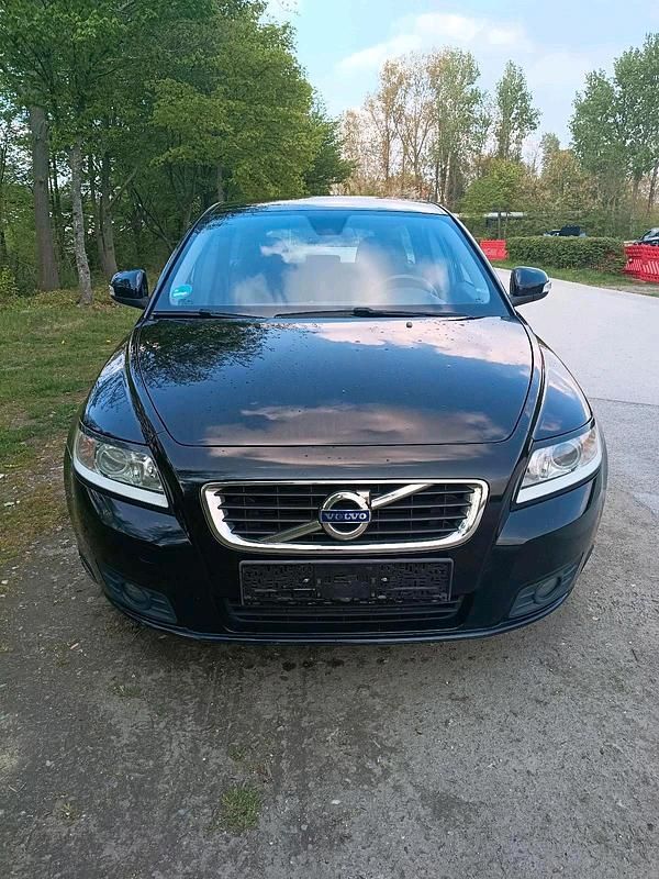 Second-hand Volvo V50 150 CP (110 kW) 2012 Negru Break