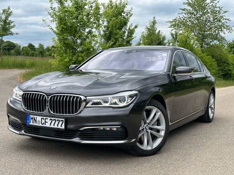 Grau Gebraucht 2017 BMW 750L Sport Line Limousine | 32.500 € (Superpreis) - Bild 1/4