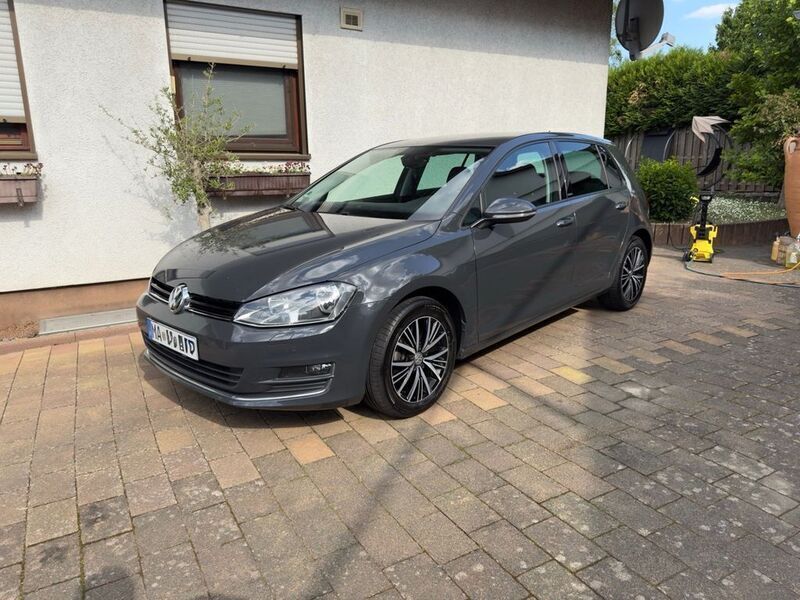 Grau Gebraucht 2017 VW Golf VII Allstar Limousine | 10.950 € (Guter Preis) - Bild 1/4