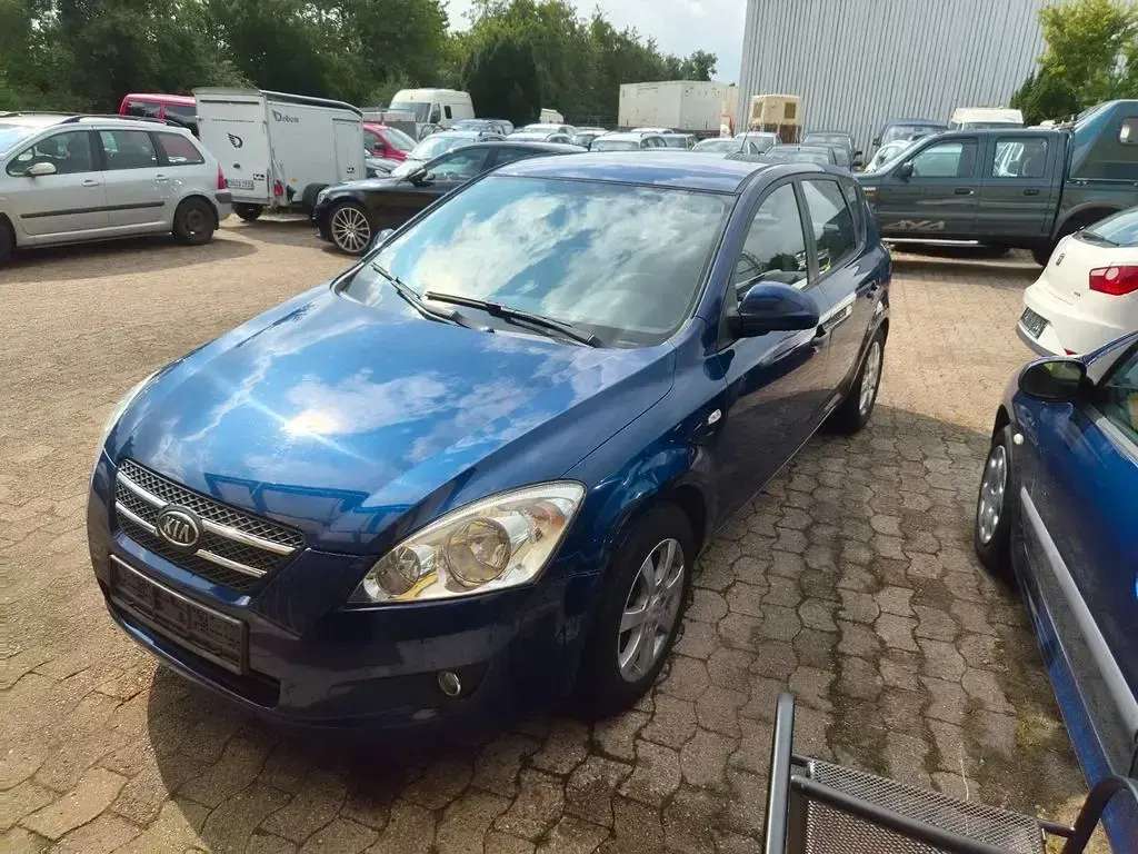 Gebraucht Kia Ceed LX 109 PS (80 kW) 2008 Blau Kleinwagen