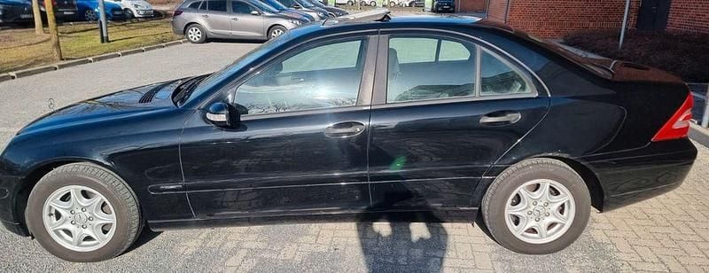Gebraucht Mercedes C180 143 PS (105 kW) 2004 Schwarz Limousine