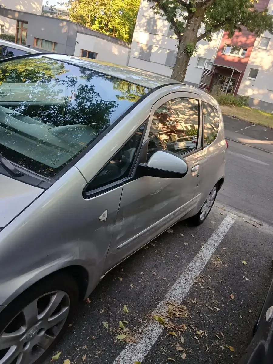 Gebraucht Mitsubishi Colt Motion 75 PS (55 kW) 2007 Silber Kleinwagen